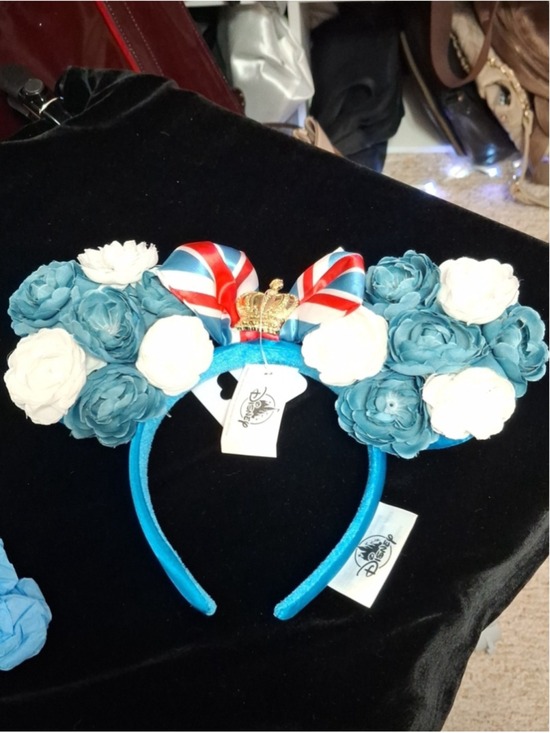 Disney Accessories - Disney British Queen Minnie mouse ears NWT